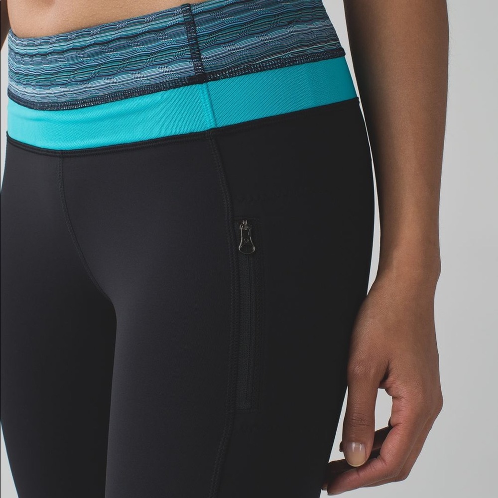 ❌sold❌Lululemon Inspire Tight II - Picture 2 of 8